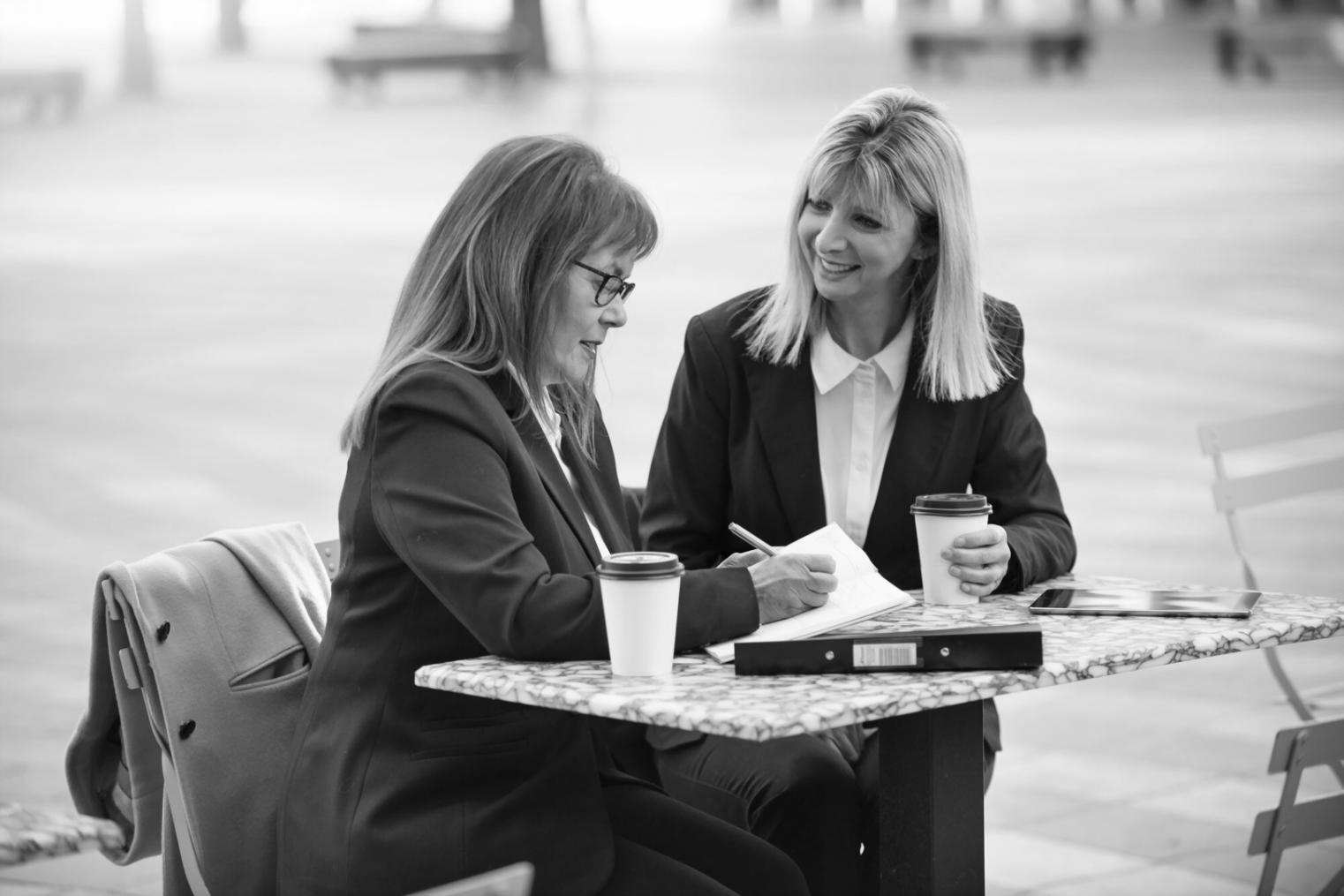 Séance de travail collaboratif sur l'analyse patrimoniale d'un client