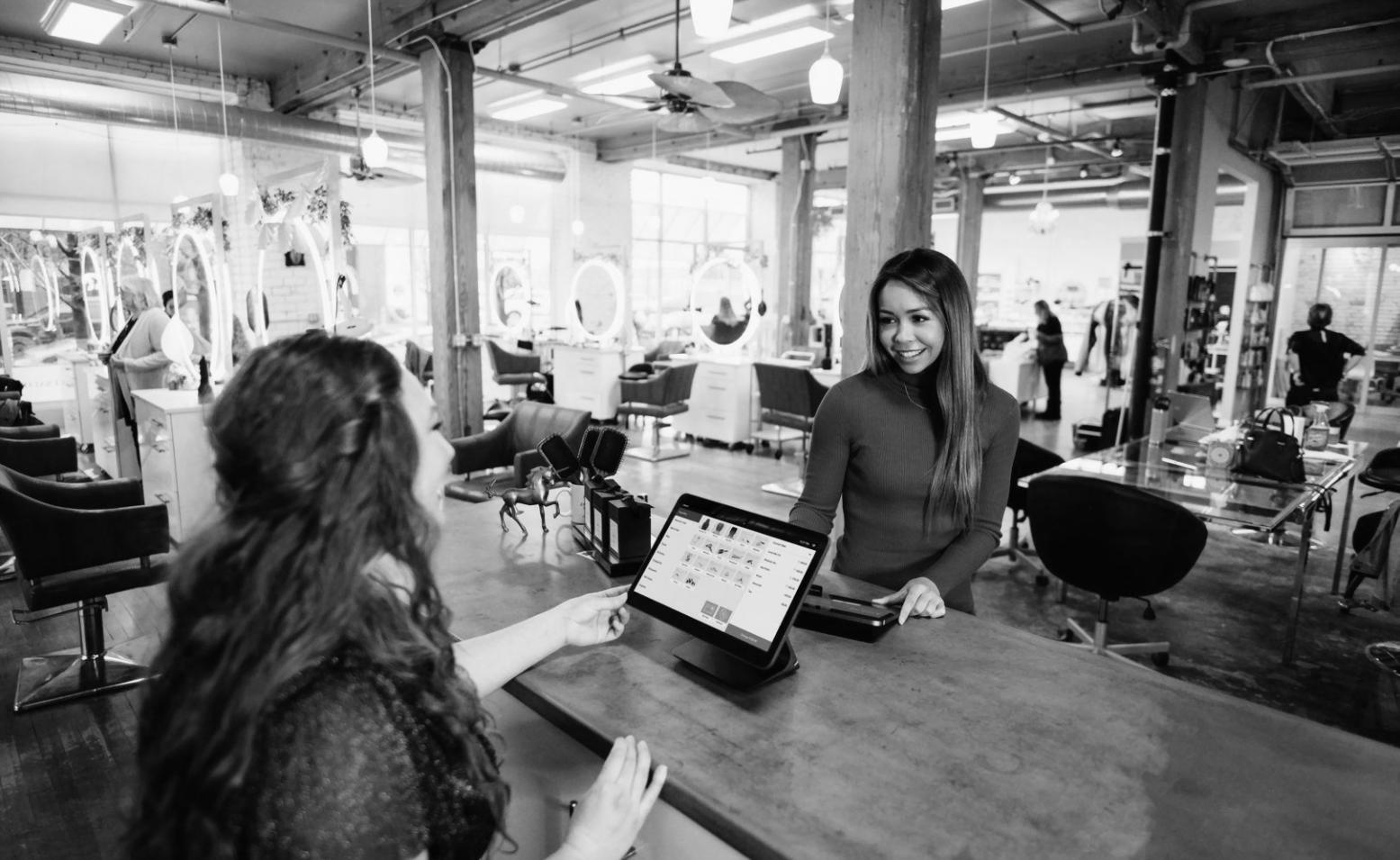 Réunion stratégique avec un client pour définir ses objectifs financiers